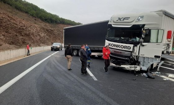 Νταλίκα δίπλωσε στα δύο στην Εγνατία οδό Κομοτηνής - Αλεξανδρούπολης (φωτο)
